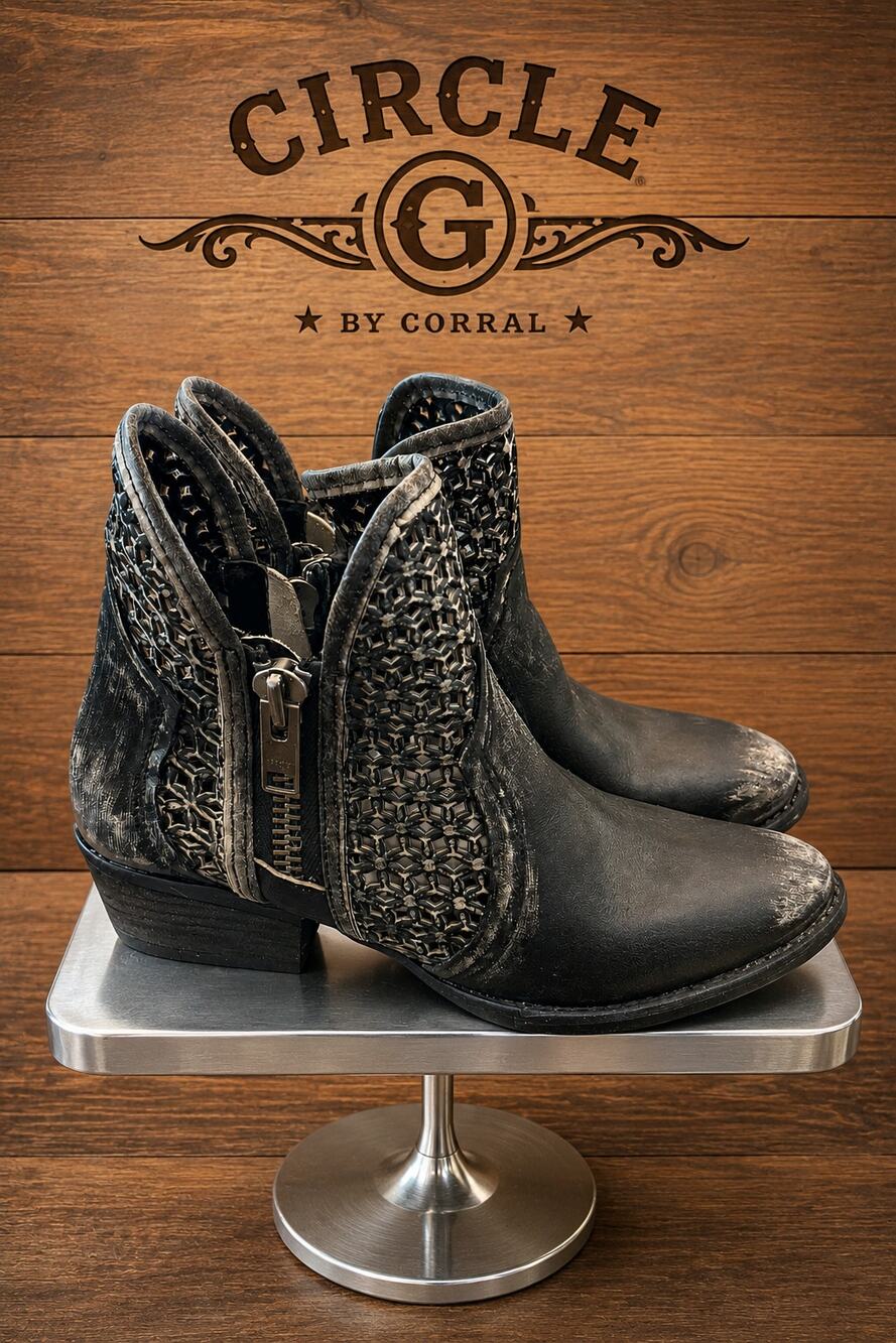 Circle G by Corral Q0001 Black Cutout Distressed Leather Boots Women’s 9